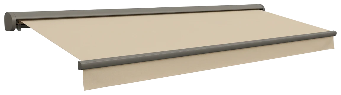 Toldo retráctil color arena extendido